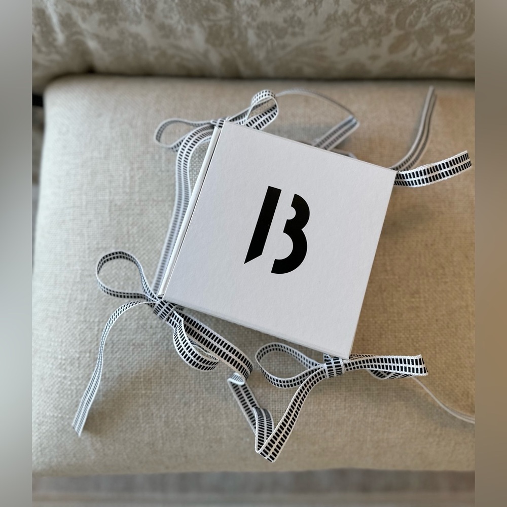 BYREDO Gift Box/Display Box - Picture 2 of 6